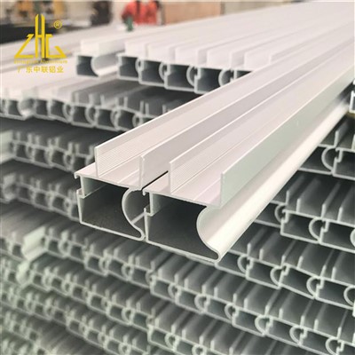 וילון פרופיל אלומיניום שחול לחלון